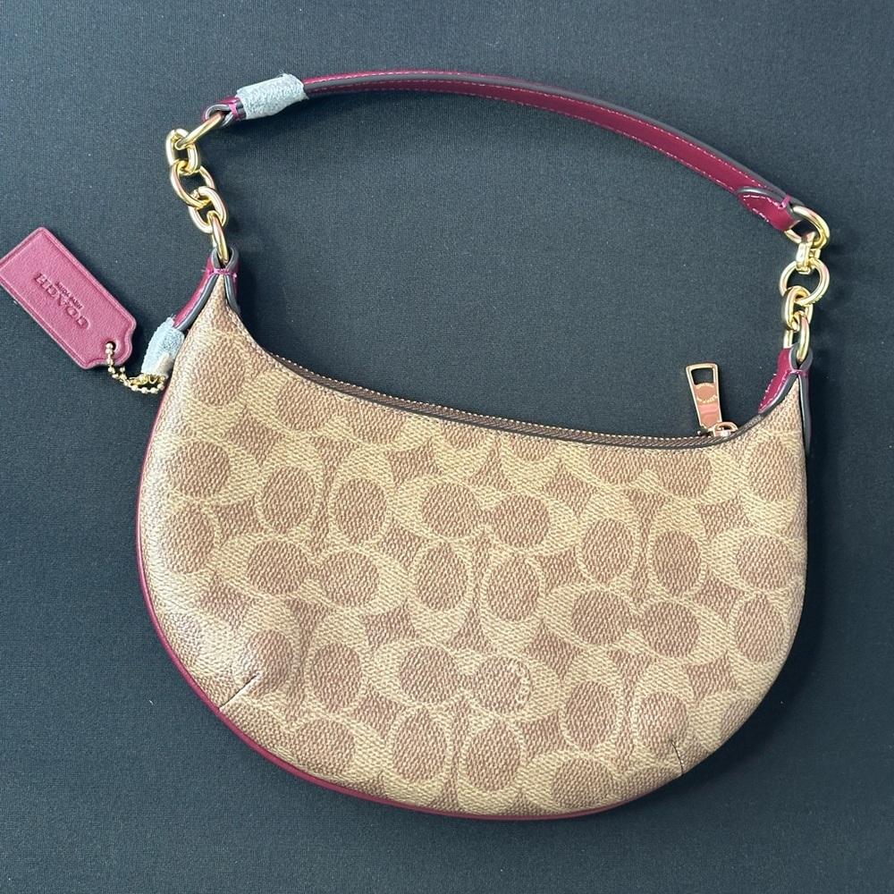 Sold - Picture 3 of 8